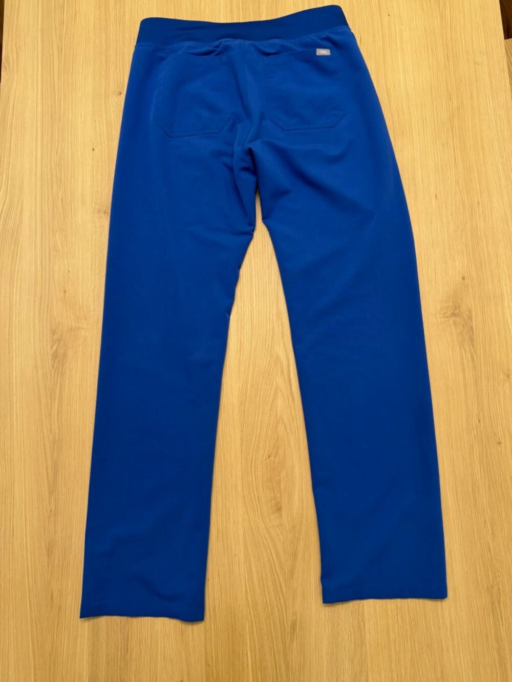 FIGS Livingston Basic Scrub Pant in Winning Blue Medium Tall - Picture 3 of 6